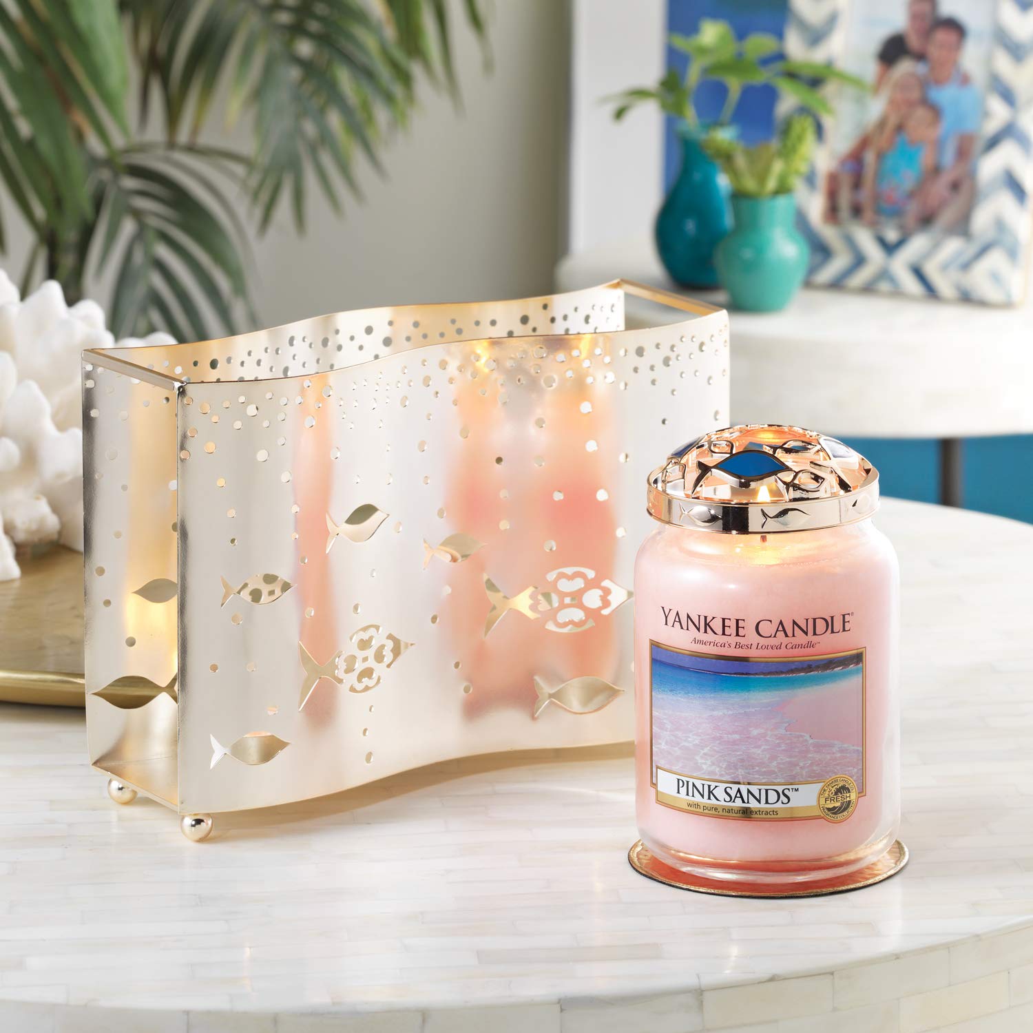 Yankee Candle Pink Sands 3.7-Oz Jar Candle - Small Scented Candle for Home, Bathroom & Relaxation | Long-Lasting Fragrance for Aromatherapy & Stress Relief