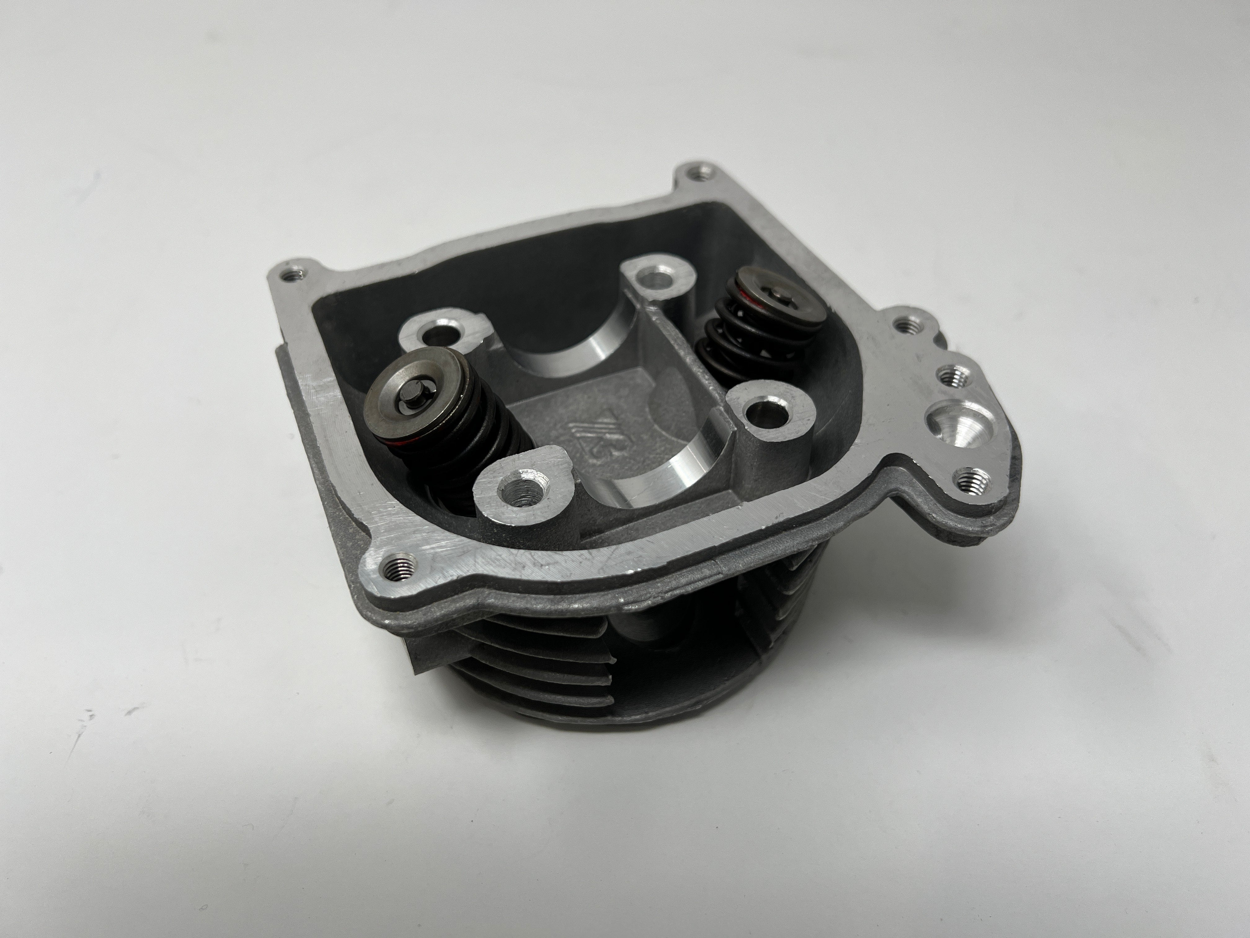X18 50cc GY6 Motorcycle Cylinder Head (139220000) - Replacement Part for Scooters & ATVs - Perfect for Engine Repair & Performance Upgrades