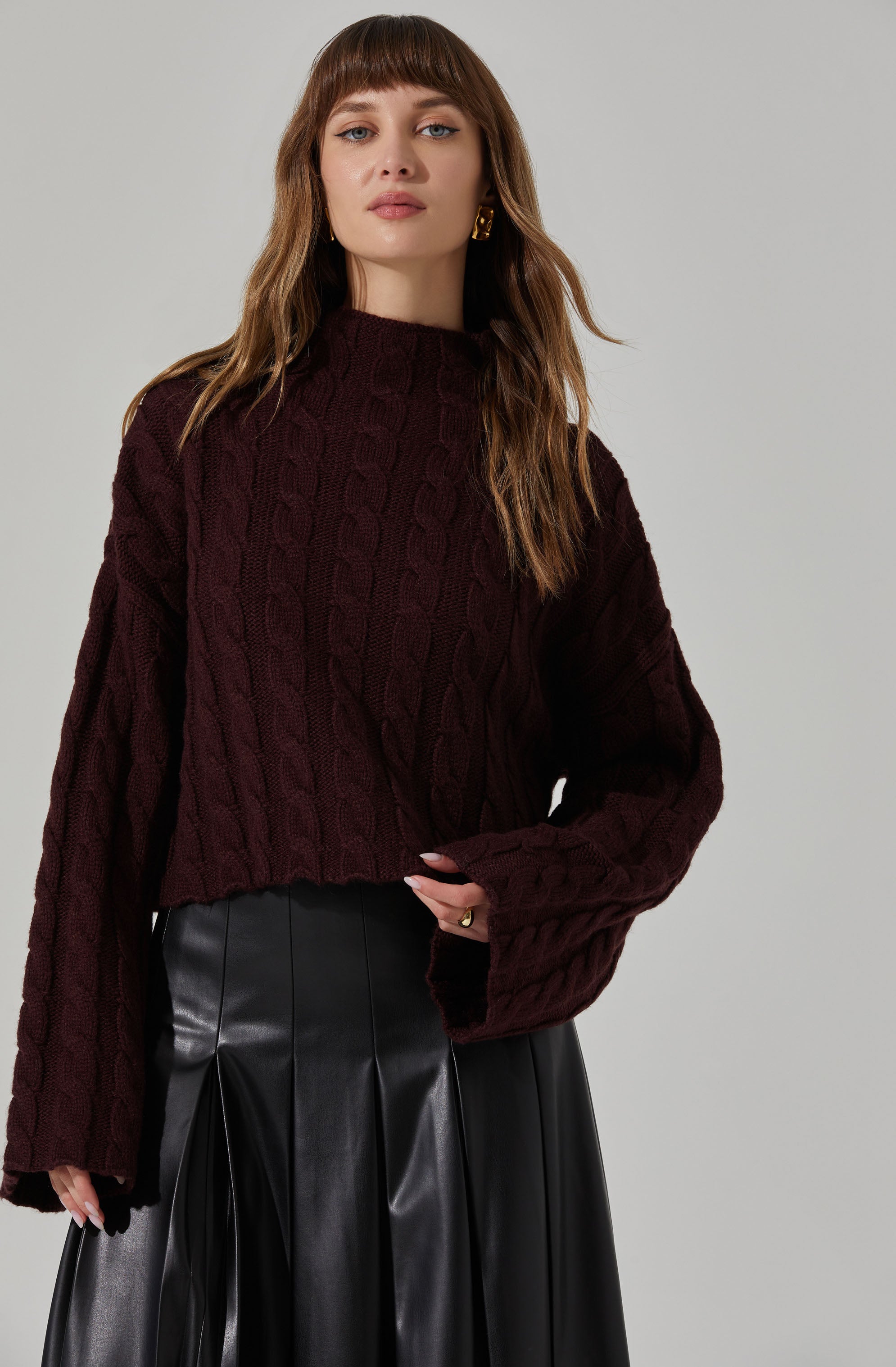 Sloan Cropped Cable Knit Sweater for Women - Soft Winter Pullover with Classic Cable Design - Perfect for Casual Outfits, Office Wear & Holiday Gatherings