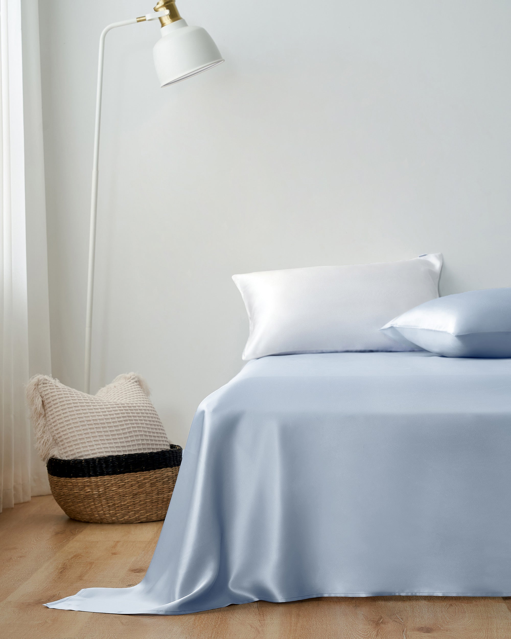 22MM Premium Silk Flat and Fitted Sheet Set - Queen Size Luxury Bedding for Better Sleep - Perfect for Master Bedroom, Guest Room & Hotel Use