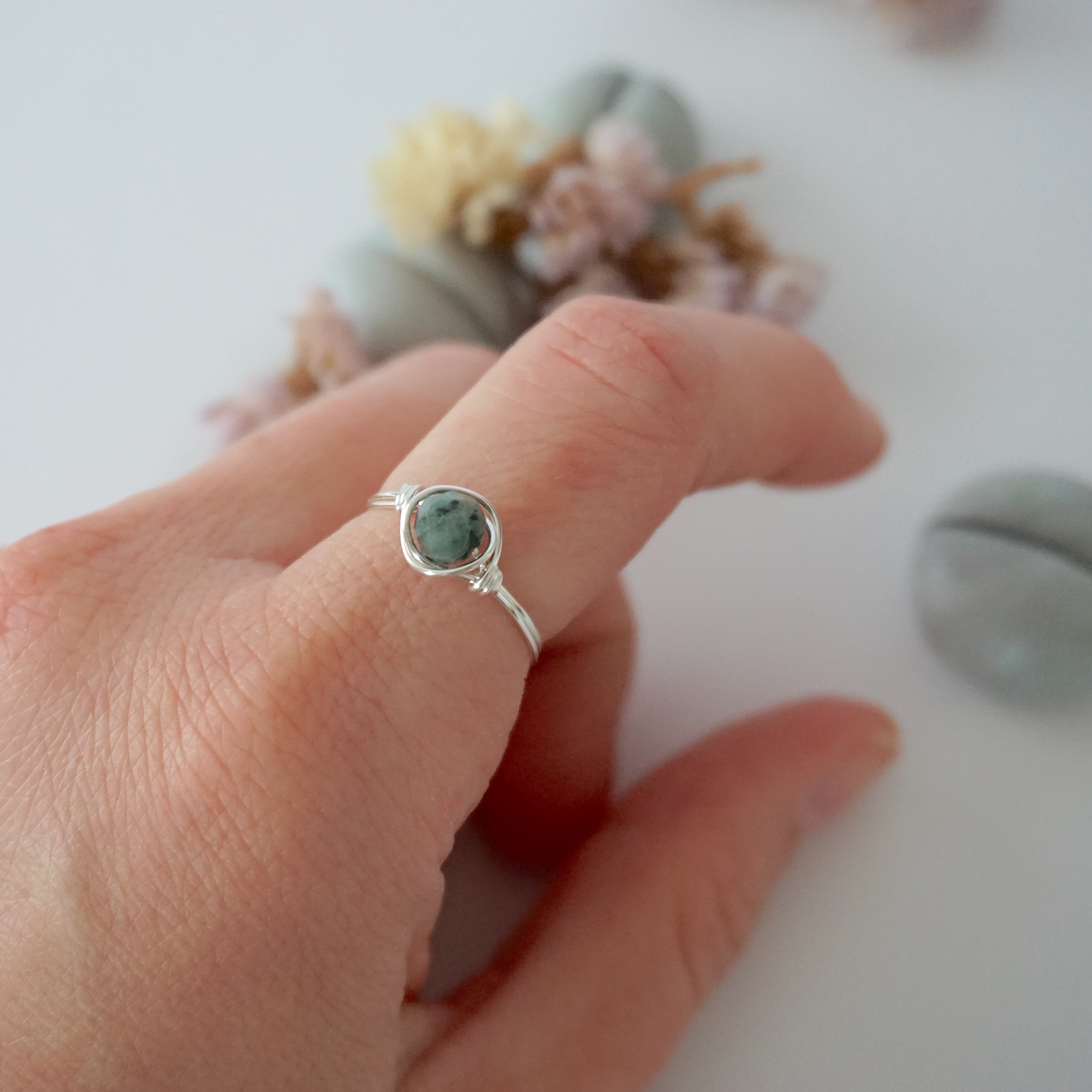 Emerald Birthstone Ring for Women - Elegant May Birthstone Jewelry Gift for Mom, Sister, Girlfriend - Perfect for Birthdays, Anniversaries & Special Occasions