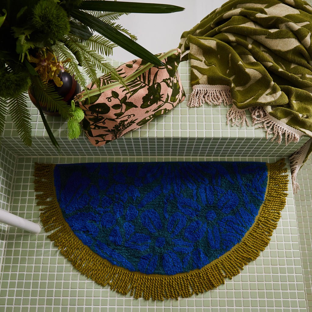 Beatriz Soft Absorbent Bath Mat - Non-Slip Bathroom Rug for Shower & Tub - Perfect for Bathroom, Spa & Home Decor