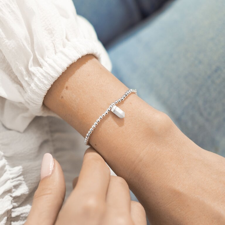 Joma Jewellery Howlite Crystal Bracelet - Elegant & Spiritual Healing Stone Jewelry for Women, Perfect for Meditation, Yoga & Everyday Wear