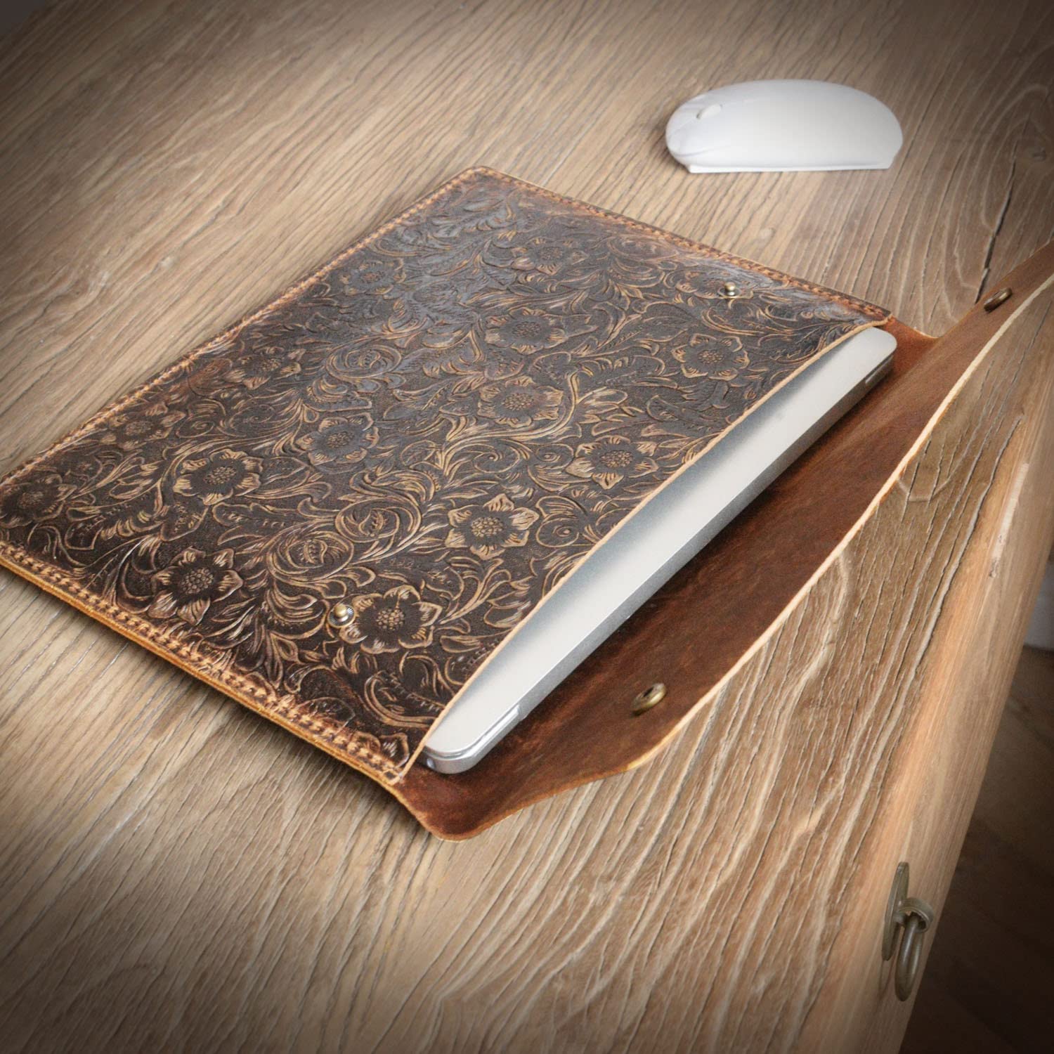 Premium Tooled Leather Case for MacBook Pro 14/16 (2021) & MacBook Pro 13 (2020) | Genuine Leather Laptop Sleeve for MacBook Air 13 | Protective Cover for Work, Travel & Business Meetings (Model M615)
