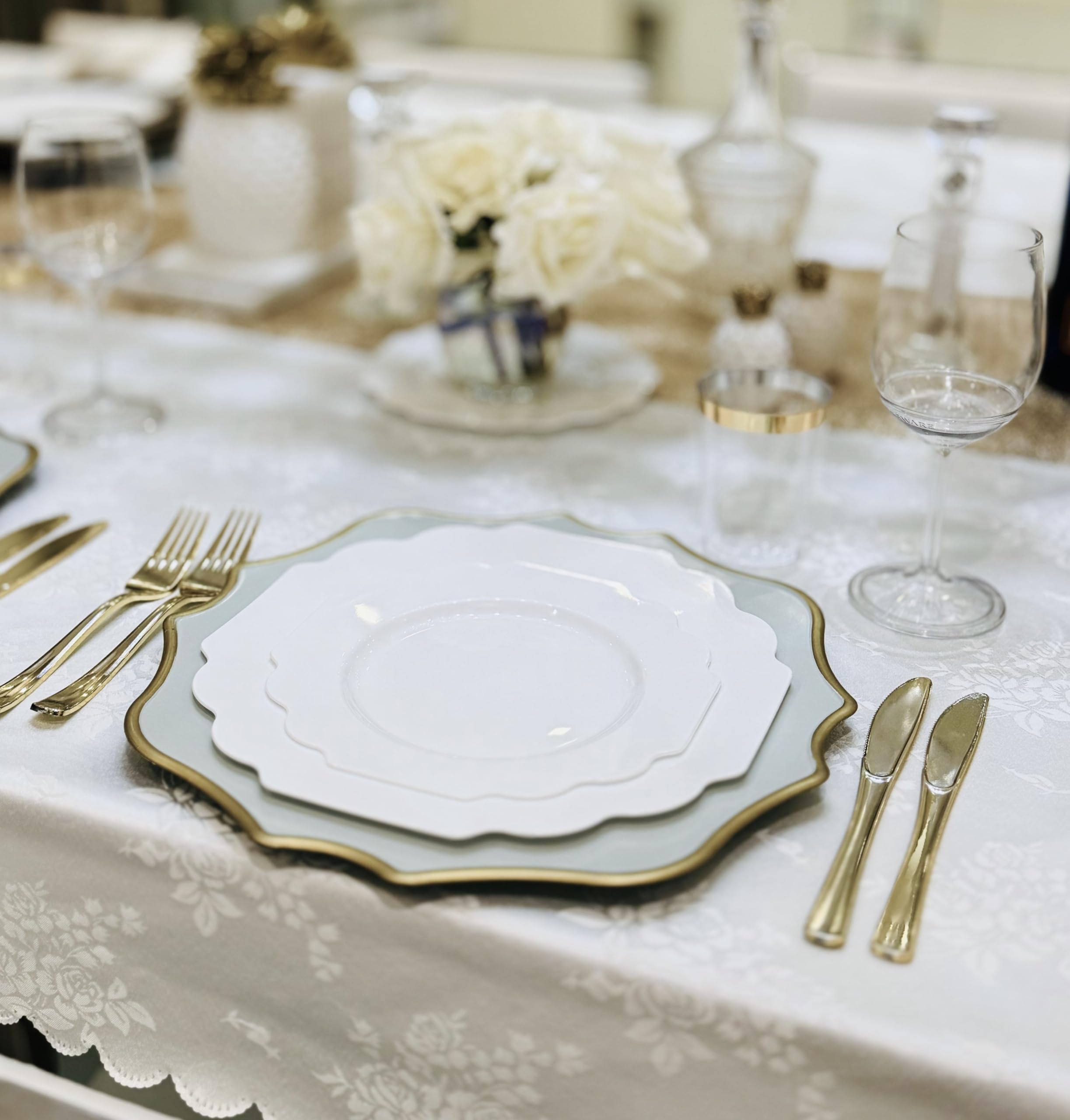 60-Pack Heavyweight Disposable Plastic Plates for Weddings & Parties - 10.5 Inch Dinner Plates in Classic White - Perfect for Catering, BBQs, and Special Events
