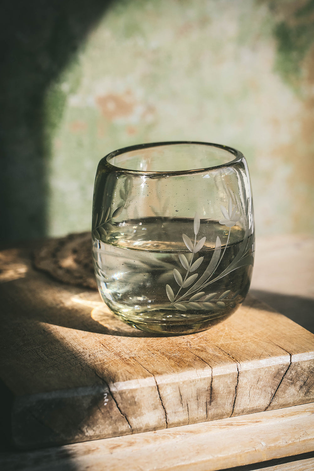 Hand Etched Round Floral Tumbler - 20oz Stainless Steel Insulated Cup with Lid & Straw - Perfect for Coffee, Tea & Cold Drinks at Home, Office or Travel