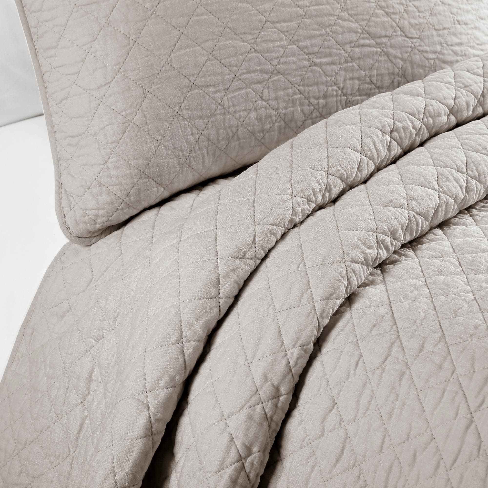Ava Diamond Oversized Cotton Quilt Set - King Size Bedding with Soft Breathable Fabric for All Seasons | Perfect for Master Bedroom, Guest Room & Cozy Home Decor