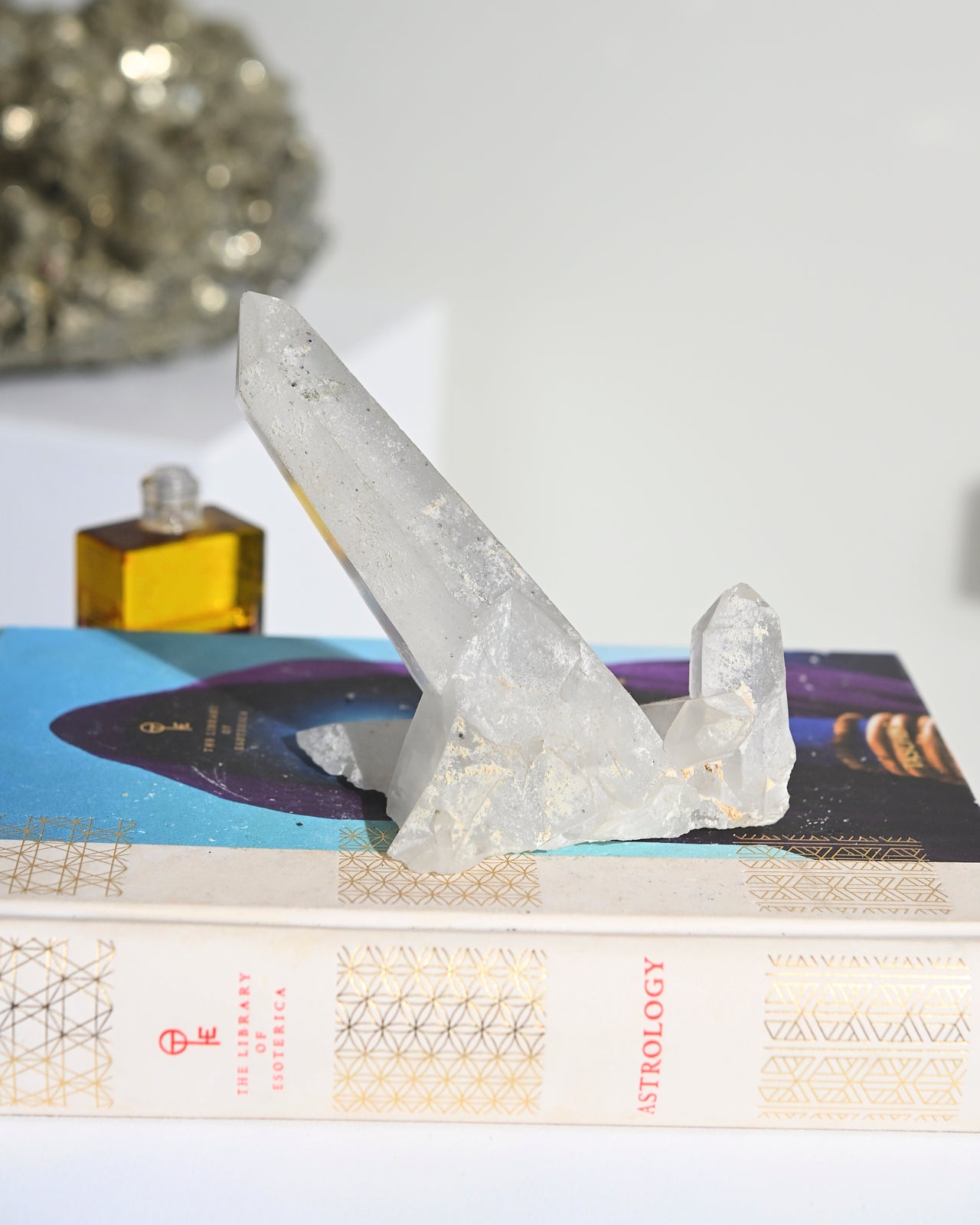 Natural Peruvian Quartz Crystal Cluster - Healing Stones for Meditation, Reiki & Energy Cleansing | Spiritual Decor, Home & Office Feng Shui