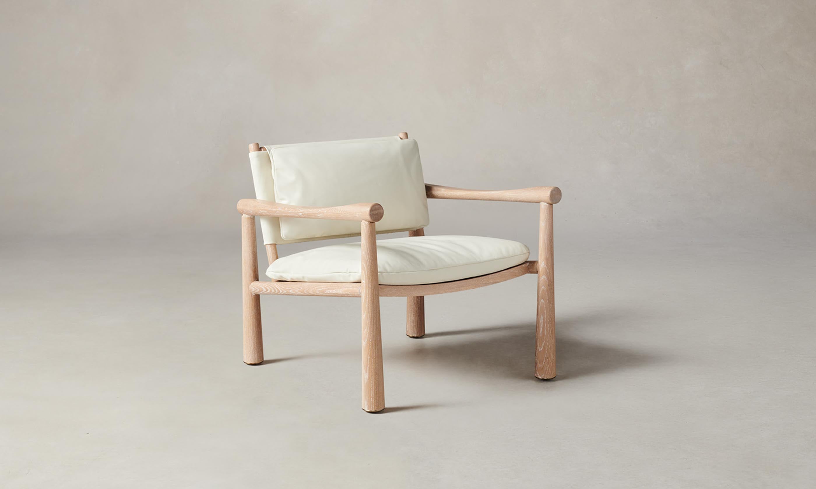 Hyde Chair - Modern Accent Chair for Living Room, Bedroom & Office - Stylish Upholstered Armchair with Solid Wood Legs - Perfect for Relaxing, Reading & Decorating