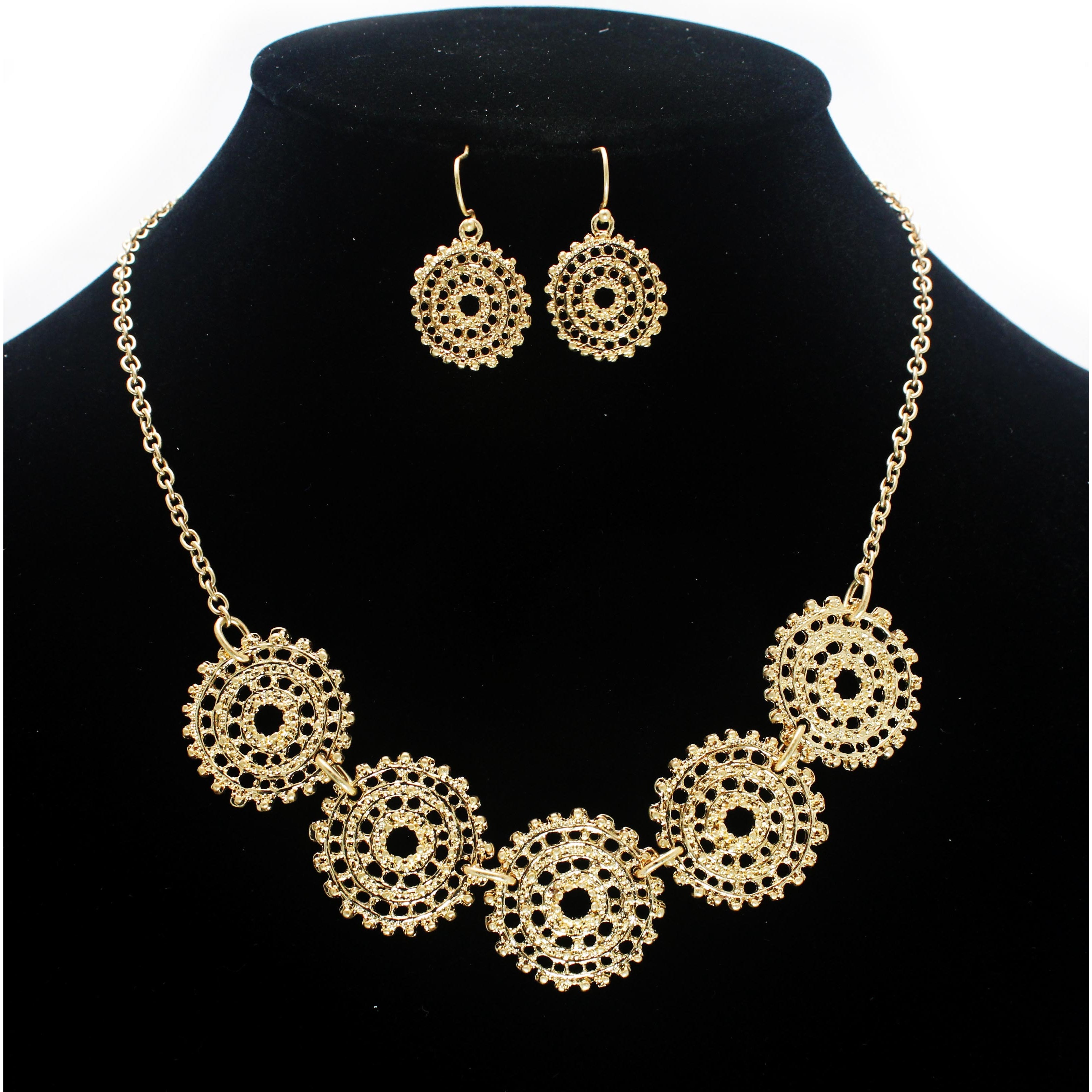 Elegant Filigree Necklace Set for Women - Vintage Floral Lace Pendant & Chain Jewelry - Perfect for Weddings, Parties & Special Occasions