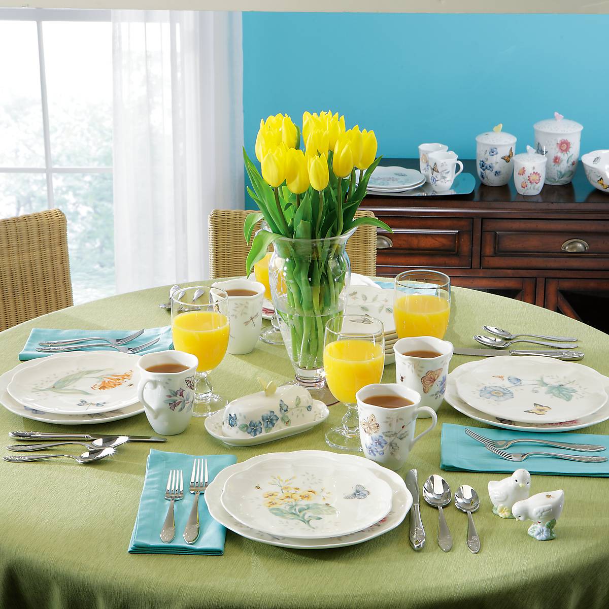 Butterfly Meadow 4-Piece Dinner Plate Set - Elegant Floral Tableware for Home Dining, Parties & Special Occasions
