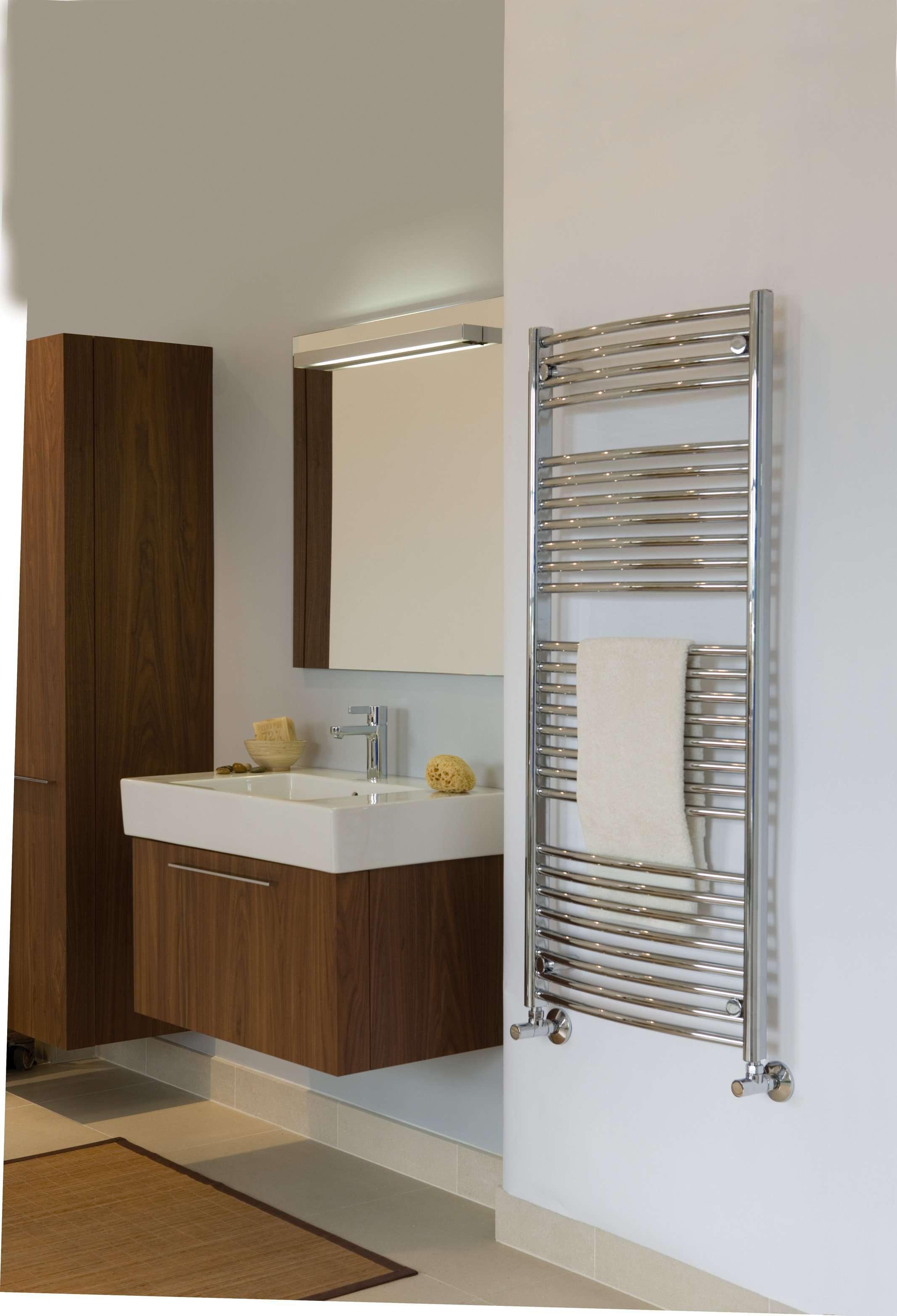 Tuzio Blenheim Hardwired or Plug-in Towel Warmer 29.5