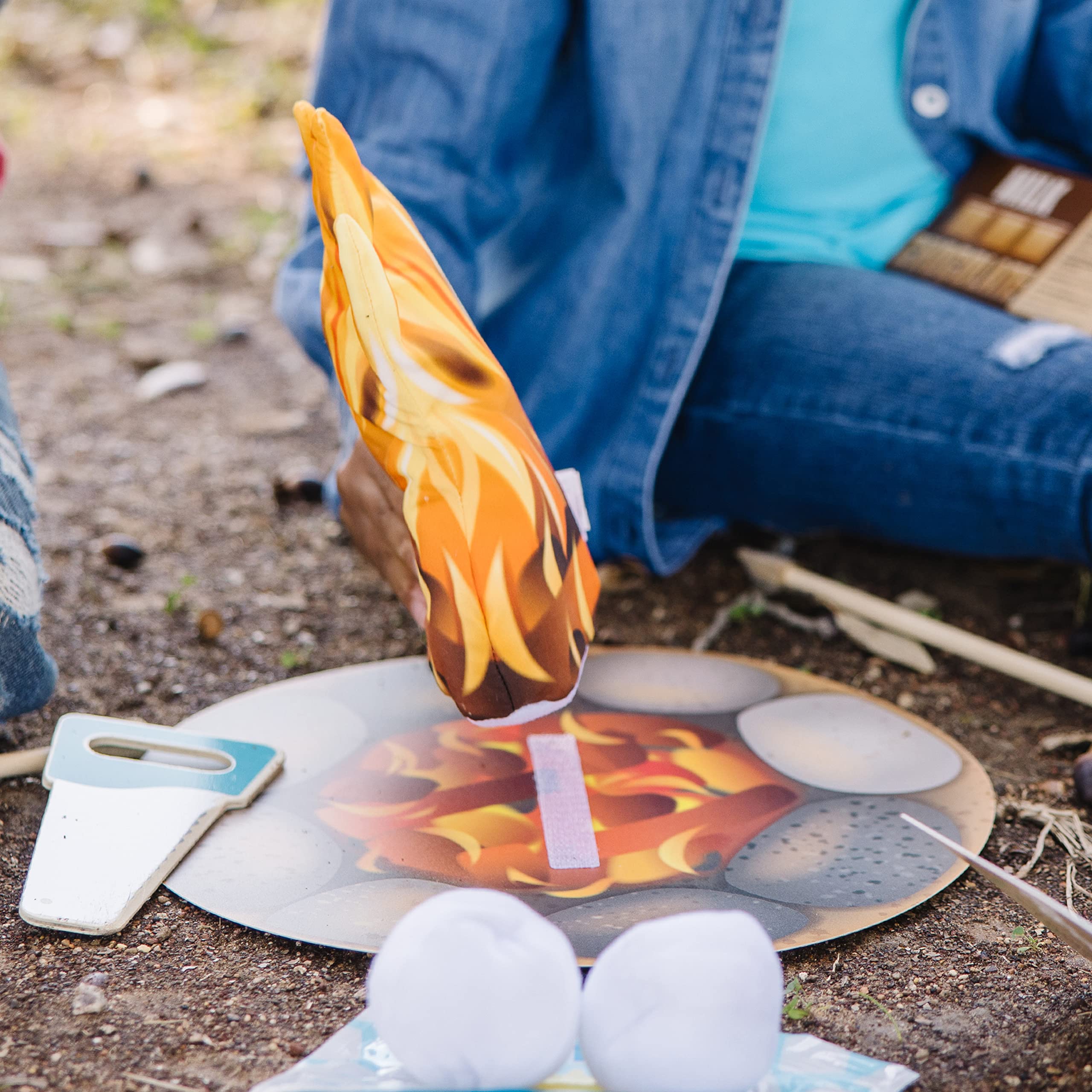 Melissa & Doug Let's Explore Campfire S'Mores Play Set - Pretend Play Toy for Kids Ages 3+ | Outdoor Camping & Indoor Imaginative Play