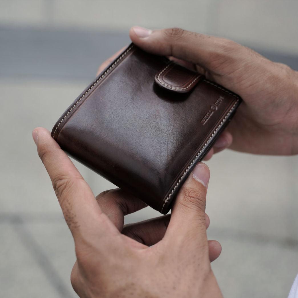 Jekyll & Hide Genuine Leather Oxford Billfold Wallet with Coin Pocket & Tab Closure - Coffee Brown | Slim RFID Blocking Bifold Wallet for Men, Perfect for Everyday Carry & Travel