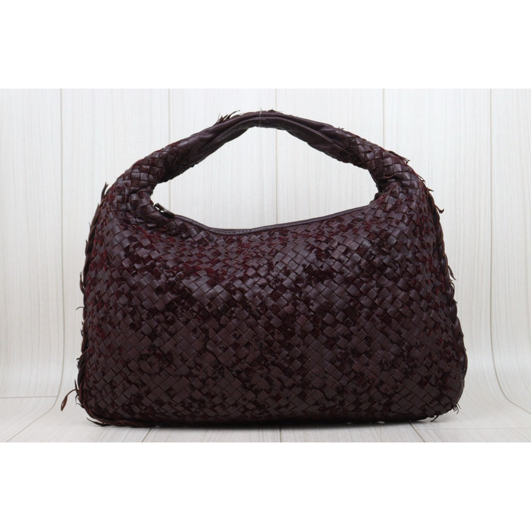 Bottega Veneta P25041401 Leather Crossbody Bag - Pre-Owned Luxury Handbag for Women | Perfect for Date Nights, Office & Travel Accessories