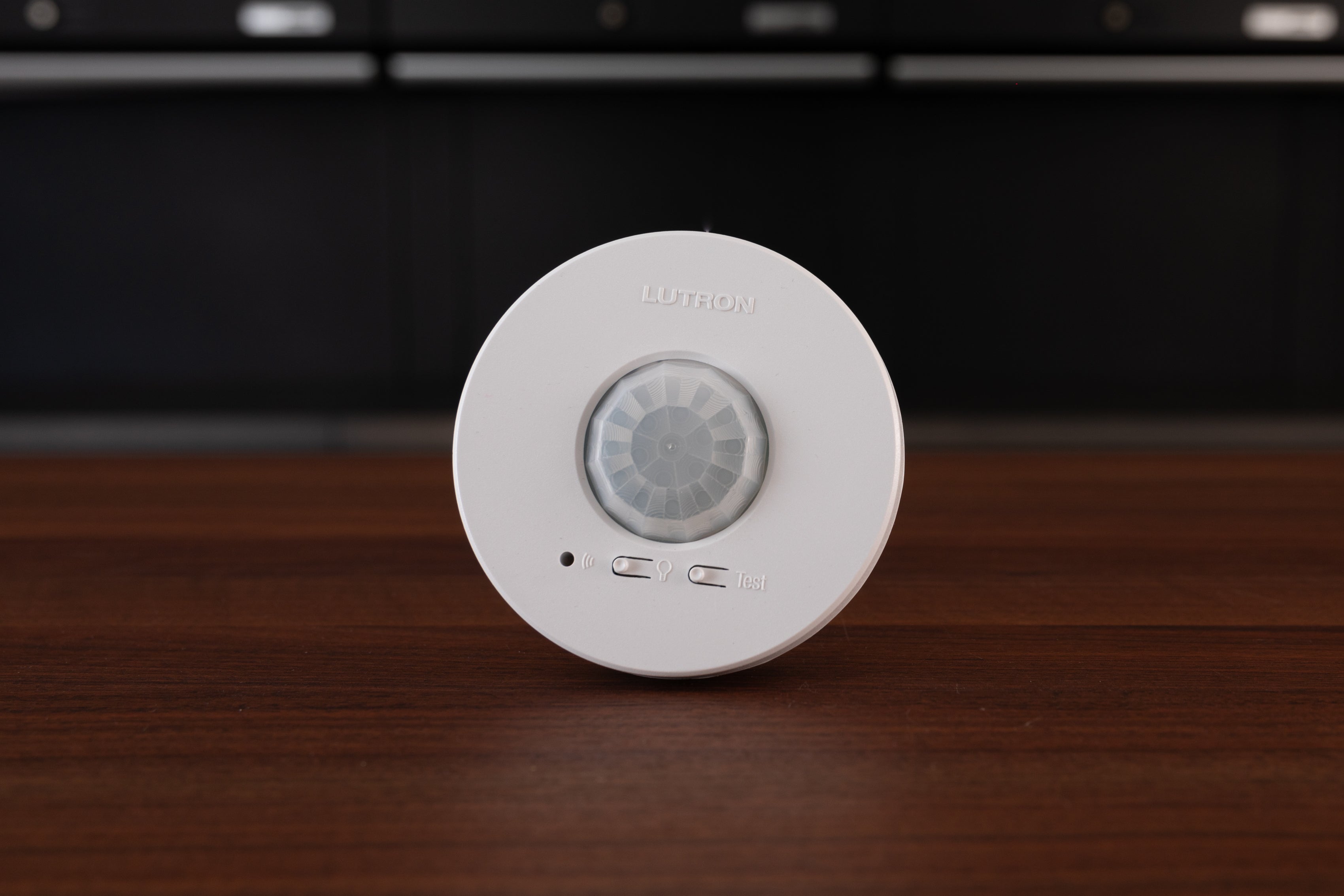 Lutron Smart Occupancy & Vacancy Sensor - Motion Detection Light Switch for Home & Office Automation - Perfect for Bathrooms, Closets & Hallways