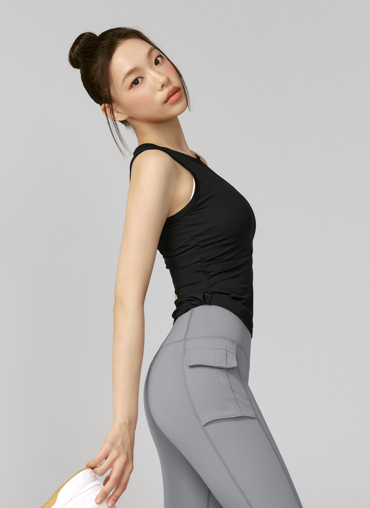 Breathable Air Mesh Side Twist Sleeveless Top for Women - Perfect for Yoga, Running & Summer Workouts
