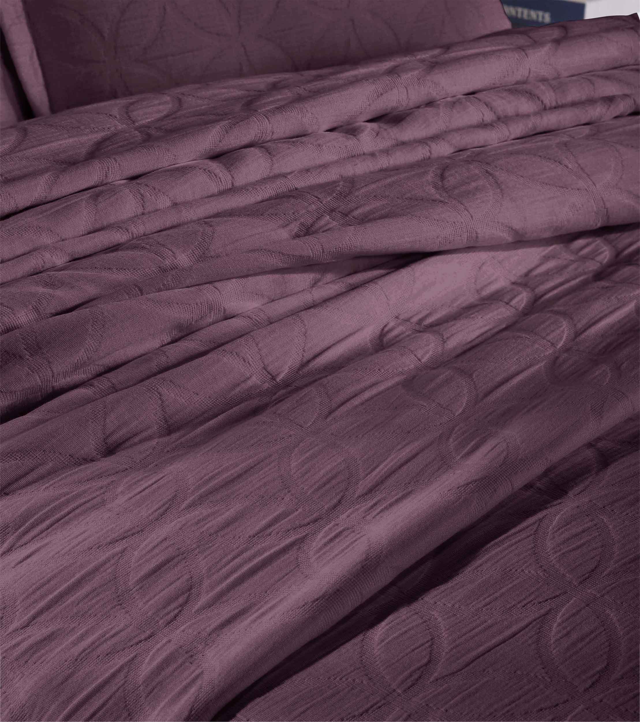 Serenity Cotton Matelasse Celtic Circle Airy Bedspread Set - Queen Size Lightweight Quilted Coverlet with All-Over Embroidery for Bedroom Decor, Guest Room & Cozy Home Styling