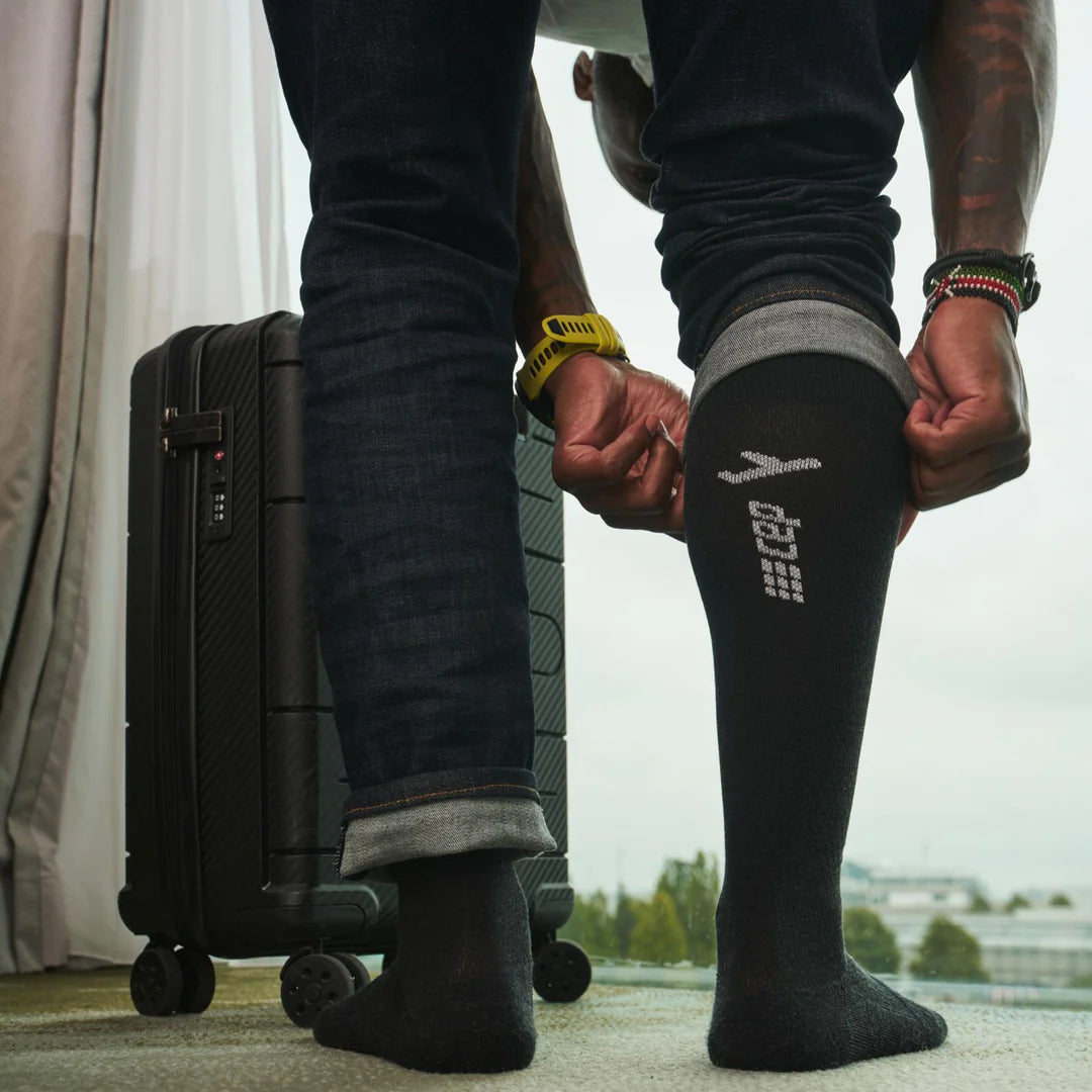 CEP Men's Flight Socks - Compression Socks for Travel & Sports - Black - Improve Circulation & Reduce Swelling During Long Flights, Running & Workouts