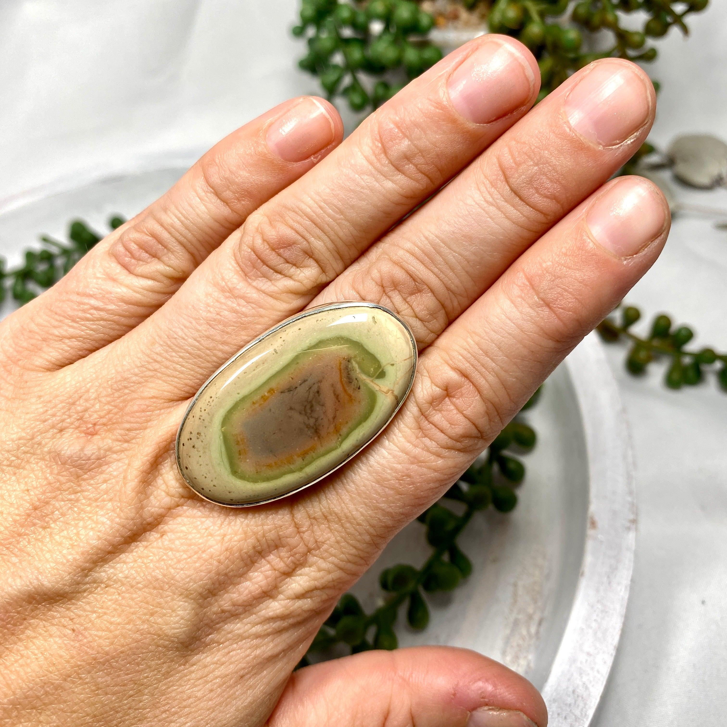 Imperial Jasper Oval Ring - Size 10 - Natural Stone Jewelry - KRGJ2462 | Perfect for Boho Fashion, Spiritual Healing & Gift Giving