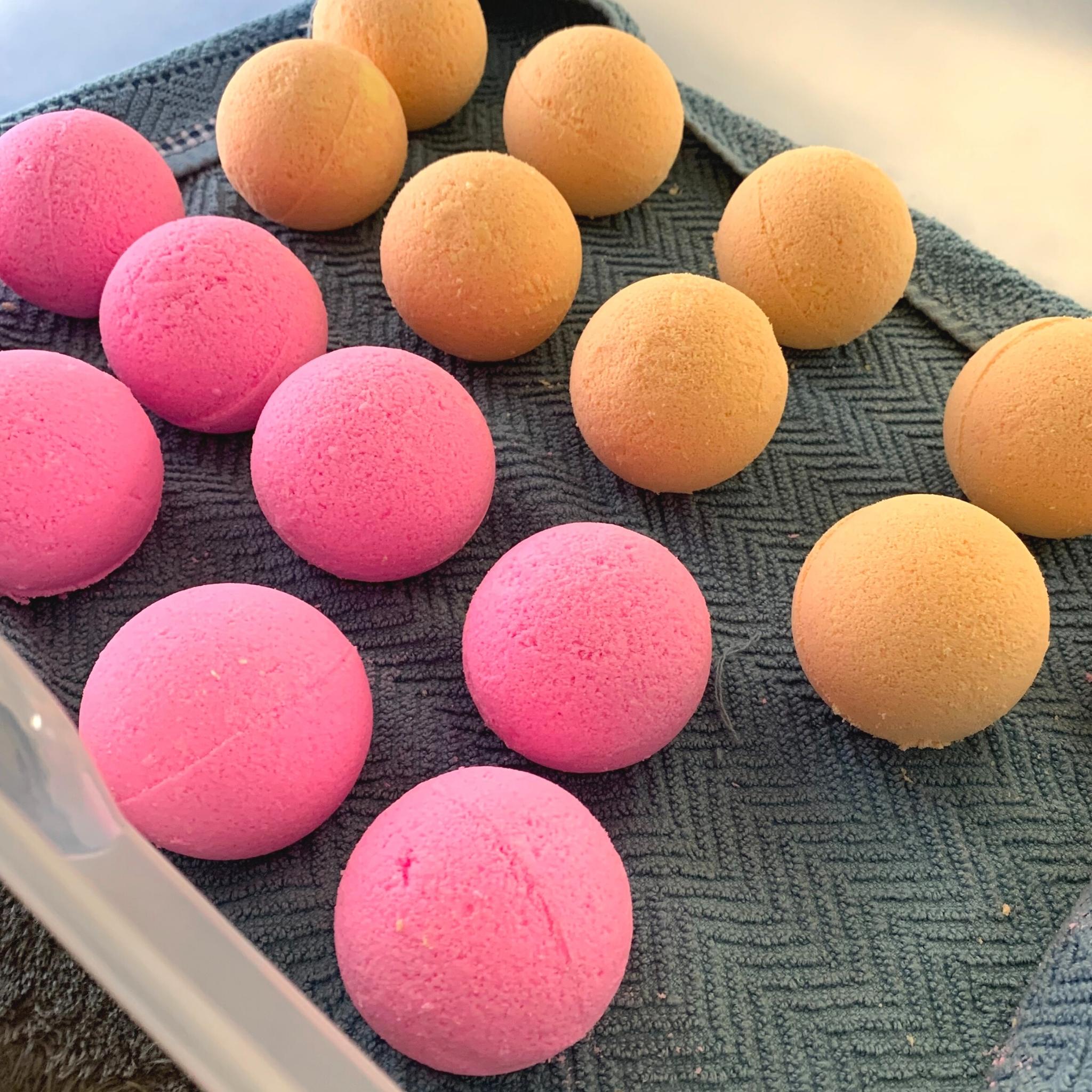 DIY Bath Bomb Making Kit for Adults & Kids - 10+ Essential Oils & Molds for Relaxing Spa Gifts, Birthday, Party Favors - Perfect for Self-Care & Home Spa Nights