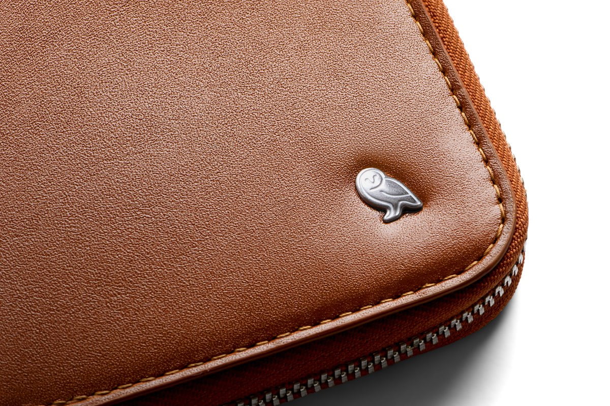 Bellroy Travel Folio Second Edition - Premium Leather Passport Holder & Travel Wallet for Men & Women - Perfect for Airports, Business Trips & International Travel