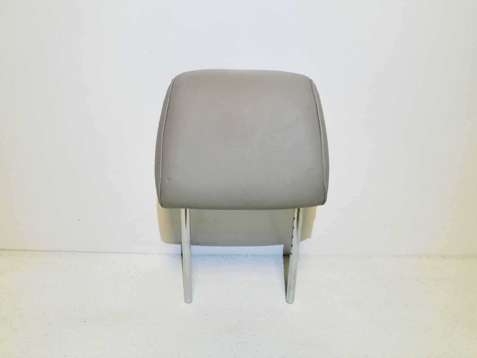 Original & Aftermarket 05-08 Acura RL Front Driver Seat Headrest - OEM Replacement Part for Comfort & Safety - Perfect for Car Upgrades & Repairs