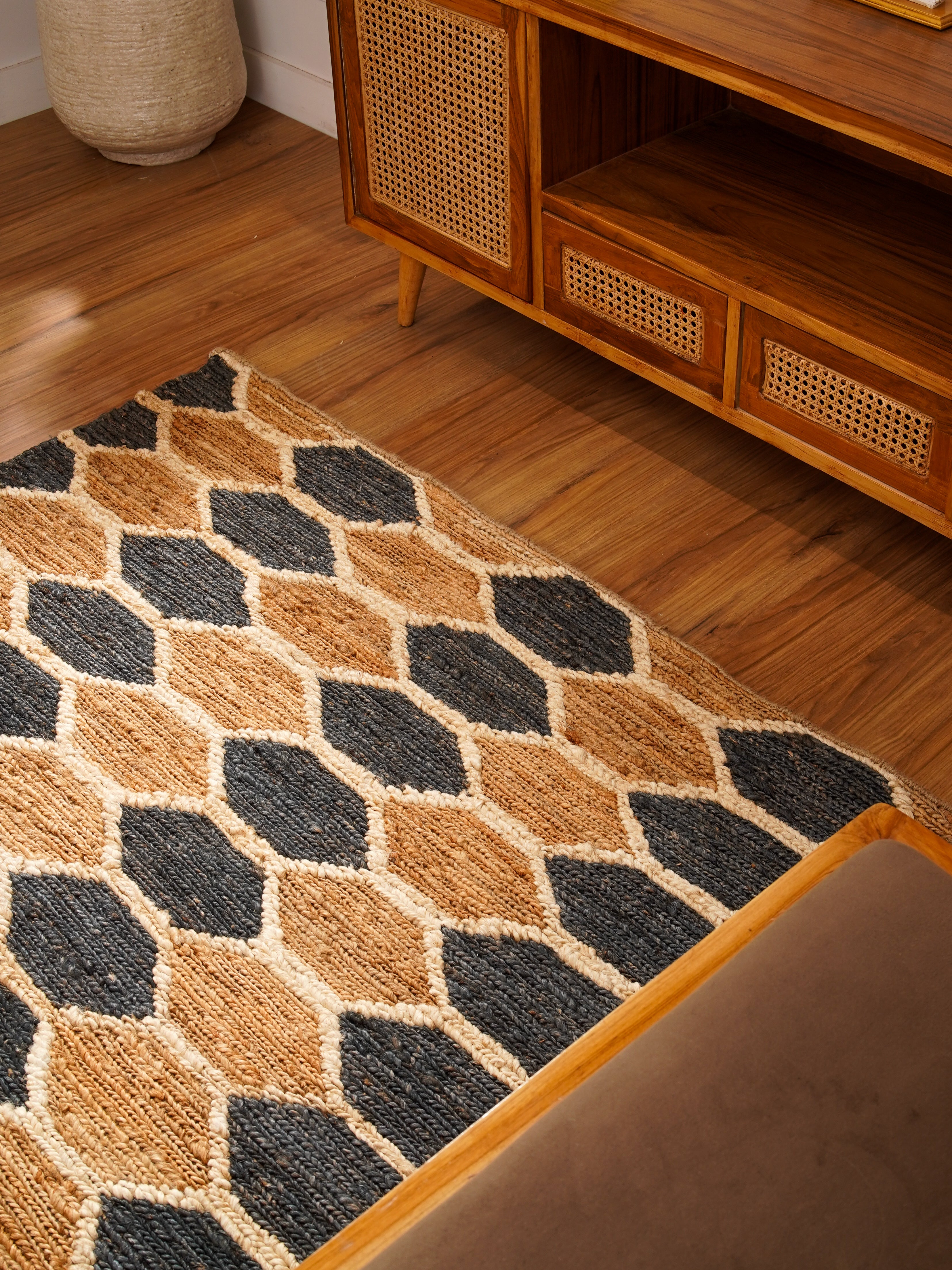 Handmade Hexagon Hand Knotted Wool Rug - Boho Chic Home Decor for Living Room, Bedroom & Nursery - Soft & Durable Non-Slip Area Rug