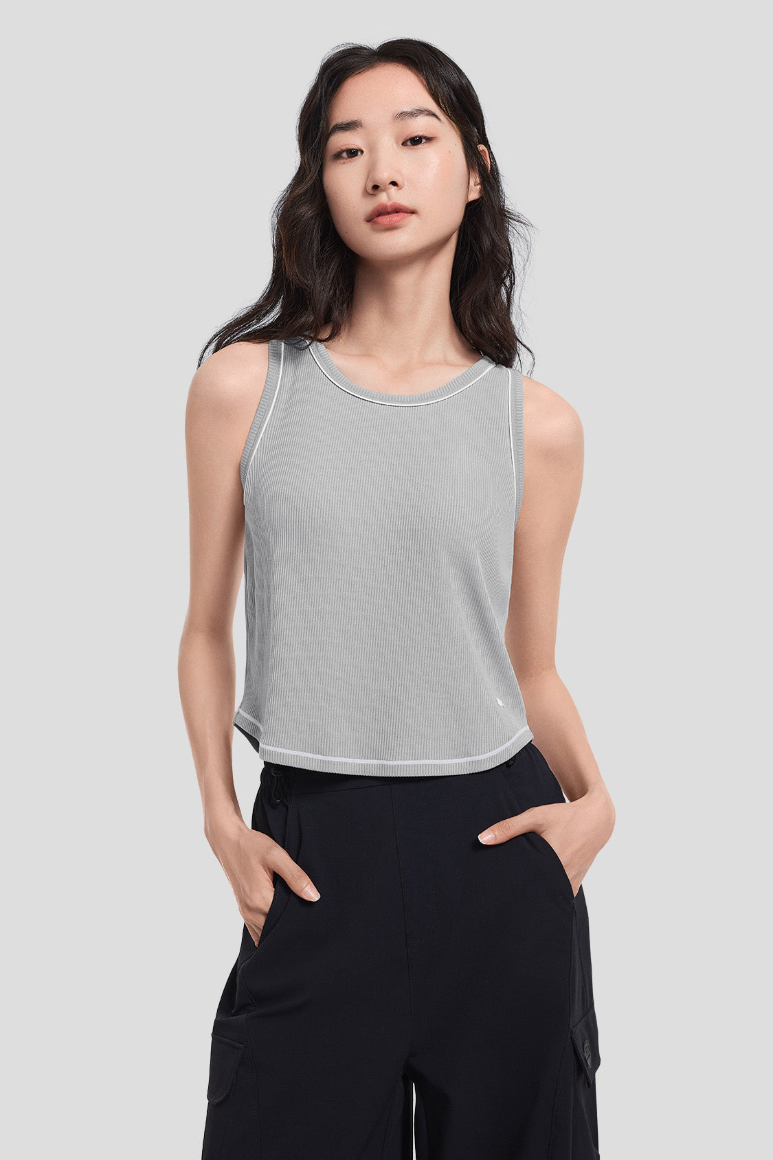 SportEase Women's Seamless Sports Bra - Comfortable Workout Tank Top for Running, Yoga & Gym - Breathable & Supportive Activewear
