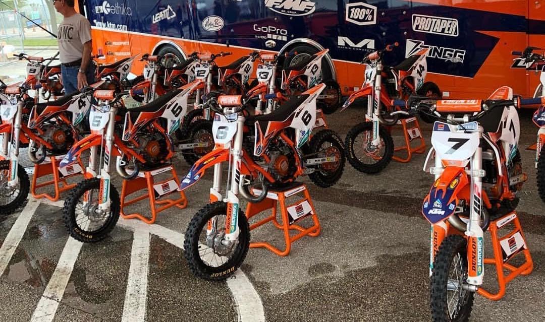 Matrix Concepts A2 Aluminum Stand - High-Quality Aircraft Tubing with Anti-Rock Technology for 50cc, 65cc & 85cc Dirt Bikes - Includes Sticker Pack (Black) - Ideal for Motocross, Pit Bike Maintenance & Garage Storage