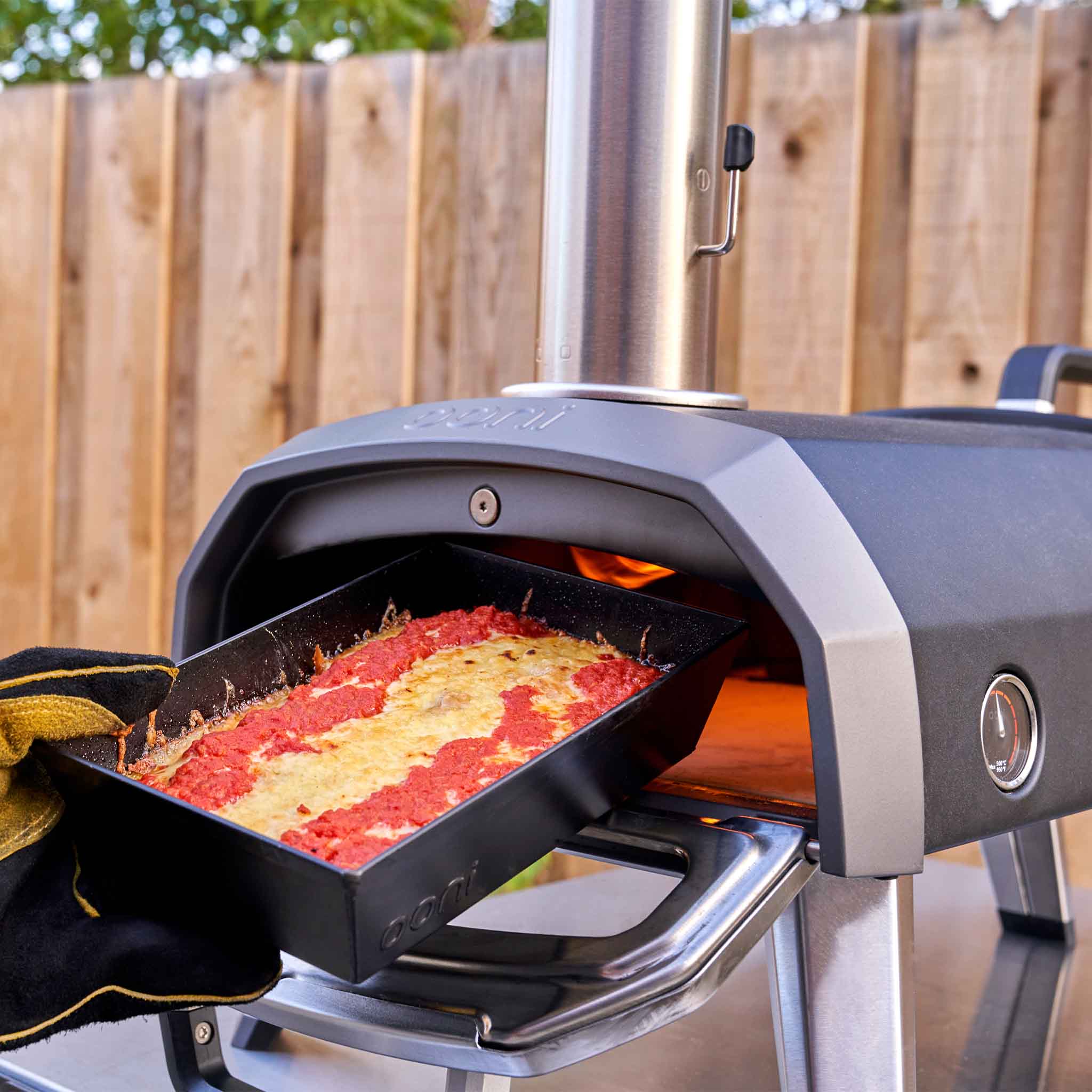 Ooni Detroit Style Pizza Pan - 12x16 Inch Heavy Duty Carbon Steel Deep Dish Pan for Perfect Crispy Crust | Pre-Seasoned & Rust-Resistant | Ideal for Outdoor Pizza Ovens, Grills, and Home Baking