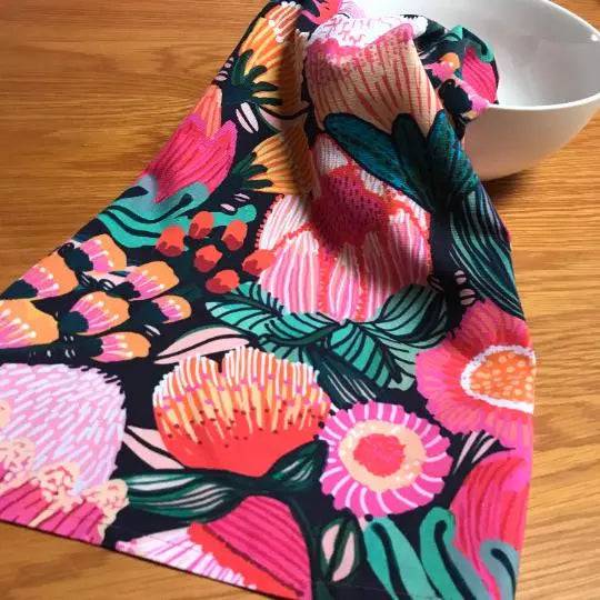Flowers of Oz Designer Tea Towel - Premium Cotton Kitchen Towel for Drying Dishes & Decor - Perfect for Australian-Themed Kitchens, Gifts, and Home Decor
