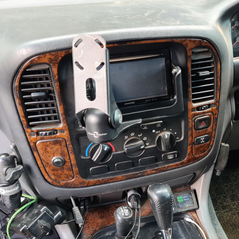 Industrial Evolution InDash Mount for Toyota LandCruiser 105 (2000-2005) - Secure Car Phone Holder for GPS & Navigation - Perfect for Off-Road Adventures & Daily Commutes