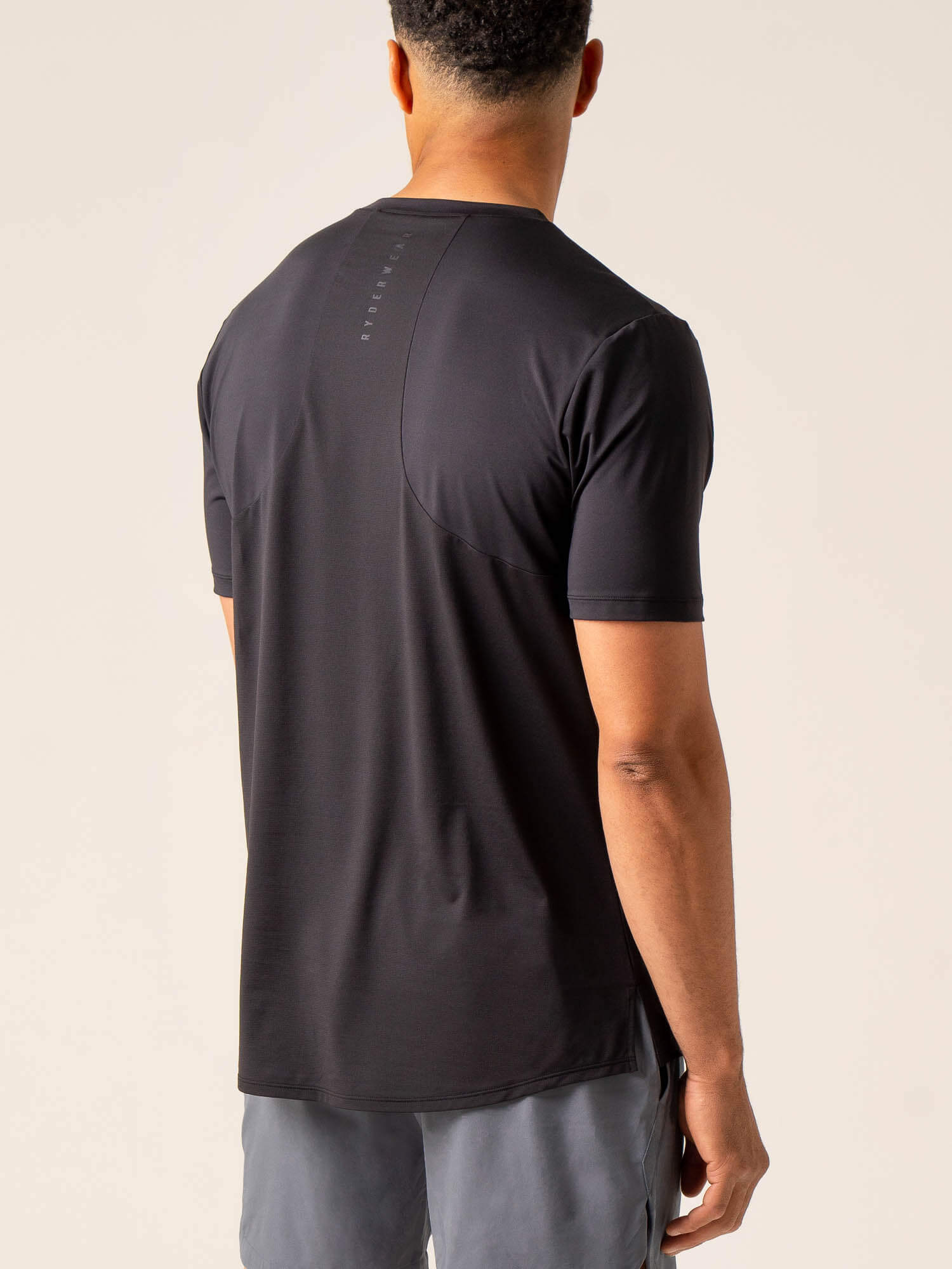 Dynamic Black T-Shirt for Men & Women - Comfortable Casual Wear for Everyday Outfits, Gym, and Street Style