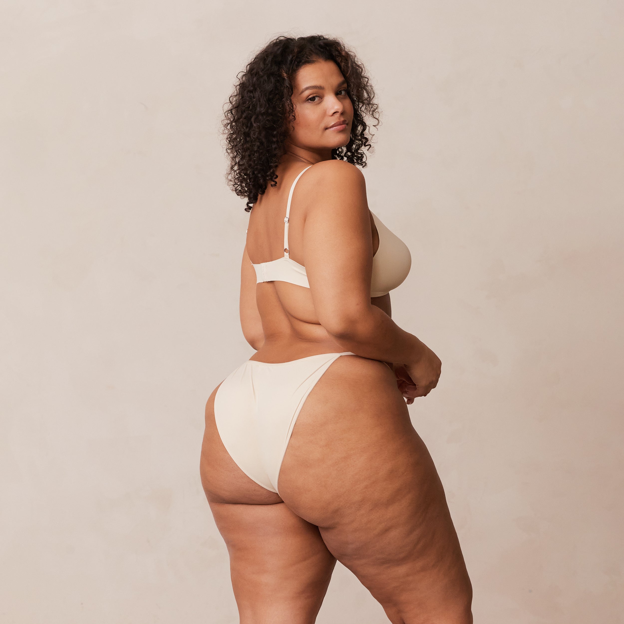 Light Non-Wired Plunge T-Shirt Bra in Latte - Comfortable Seamless Support for Everyday Wear & Layering Under Clothes