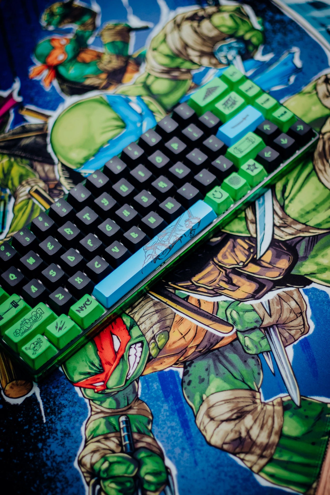 Oni Deskpad - Teenage Mutant Ninja Turtles Gaming Mouse Pad | Large Extended Mouse Mat for PC, Laptop, Office & Gaming Setup | Perfect for TMNT Fans & Gamers