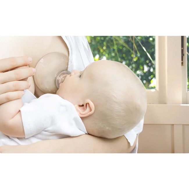 Haakaa Silicone Breastfeeding Nipple Shield - Soft & Comfortable Nipple Cover for Nursing Mothers - Perfect for Pain Relief, Latch Assistance & Breastfeeding Comfort at Home or On-the-Go