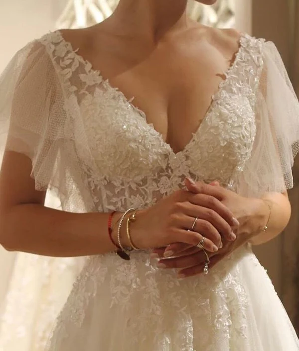 Elegant A-Line Lace Tulle Wedding Dress with Applique Detailing - J6299 | Perfect for Bridal Ceremonies, Vow Renewals & Formal Events
