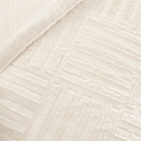Madison Park Arctic Fur Down Alternative Comforter Set - Twin Size, Ivory | Ultra Soft & Hypoallergenic | Perfect for Winter Bedding & Cozy Home Decor