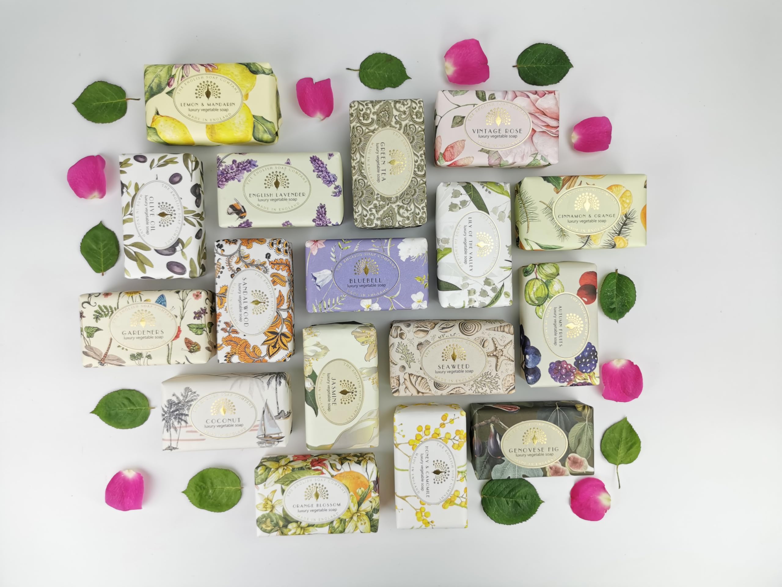 The English Soap Company Vintage Wrapped Luxury Seaweed & Shea Butter Soap Bar - 6.7 oz Moisturizing Face & Body Cleanser with Natural Seaweed Scent - Perfect for Spa Day, Gift Sets & Eco-Friendly Bathroom Essentials