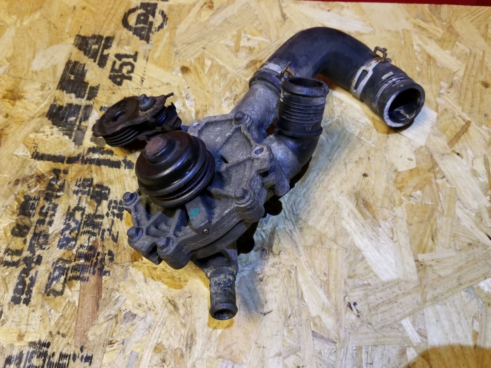 2002-2007 Ford Escape 3.0L Water Pump Replacement - OEM Quality Part for Engine Cooling System - Perfect for DIY Repair & Maintenance