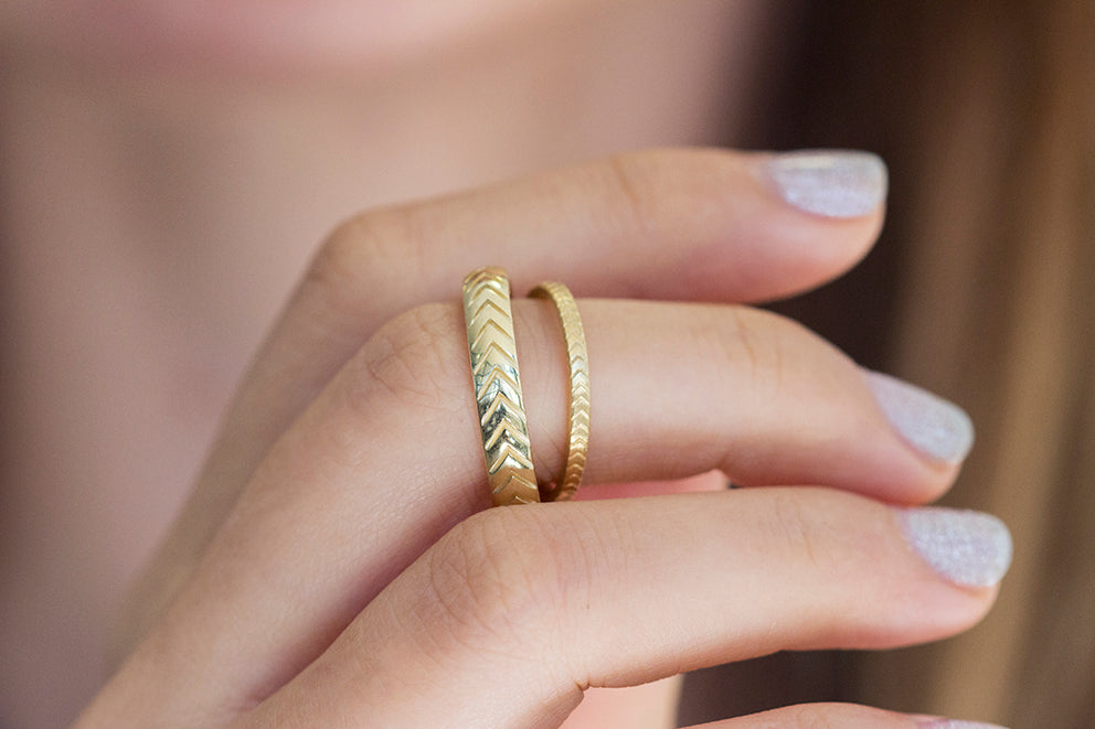Engraved Geometric Pattern Wedding Band for Men & Women - Unique Handcrafted Tungsten or Stainless Steel Ring - Perfect for Anniversaries, Proposals & Couple Gifts