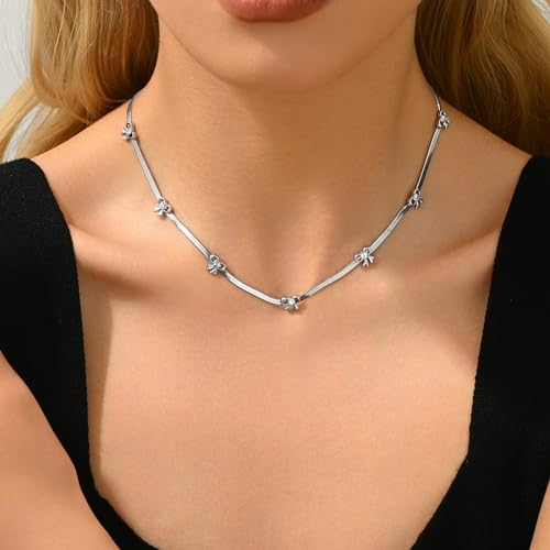 Snake CZ Bow-White Gold