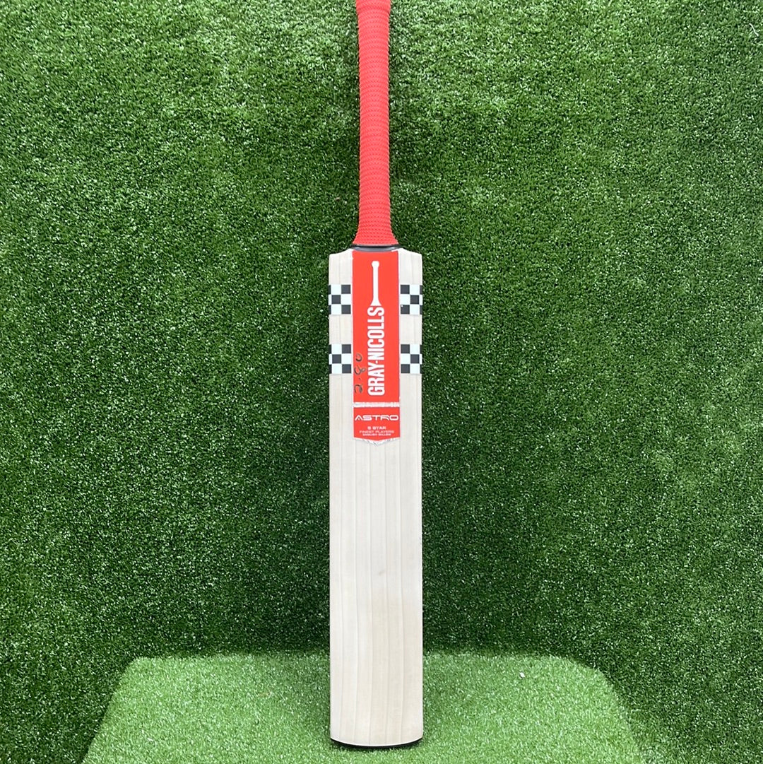 Gray Nicolls Astro 5 Star Adult Cricket Bat - Premium English Willow for Professional Players - Perfect for Matches, Training & Club Cricket