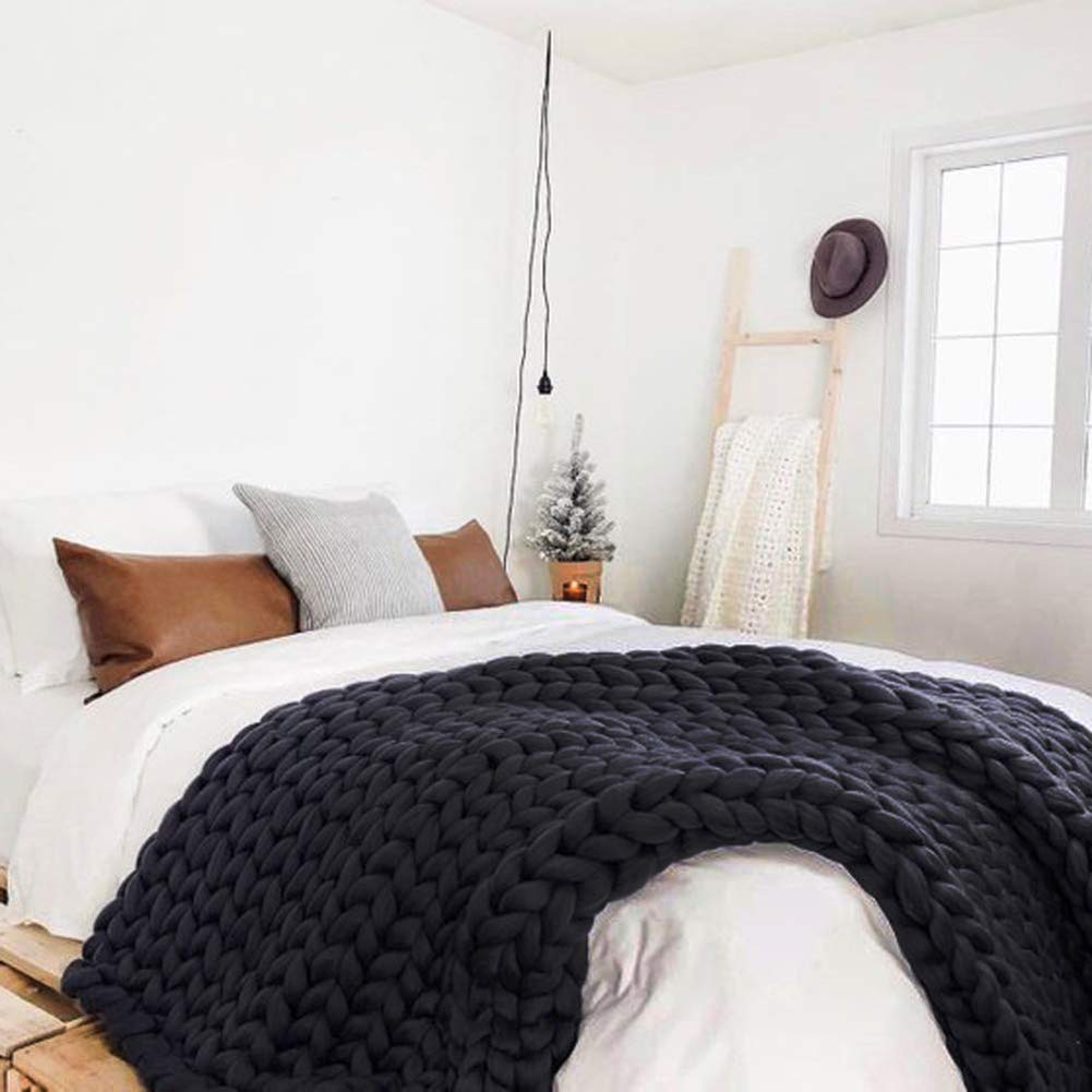 Chunky Knit Blanket - Oversized Warm Thick Hand Knitted Yarn Throw Blanket for Couch, Bed & Sofa - 200x200cm (79x79in) Black - Cozy Home Decor & Pet Mat | Perfect for Winter Snuggling, Living Room Accent & Pet Comfort