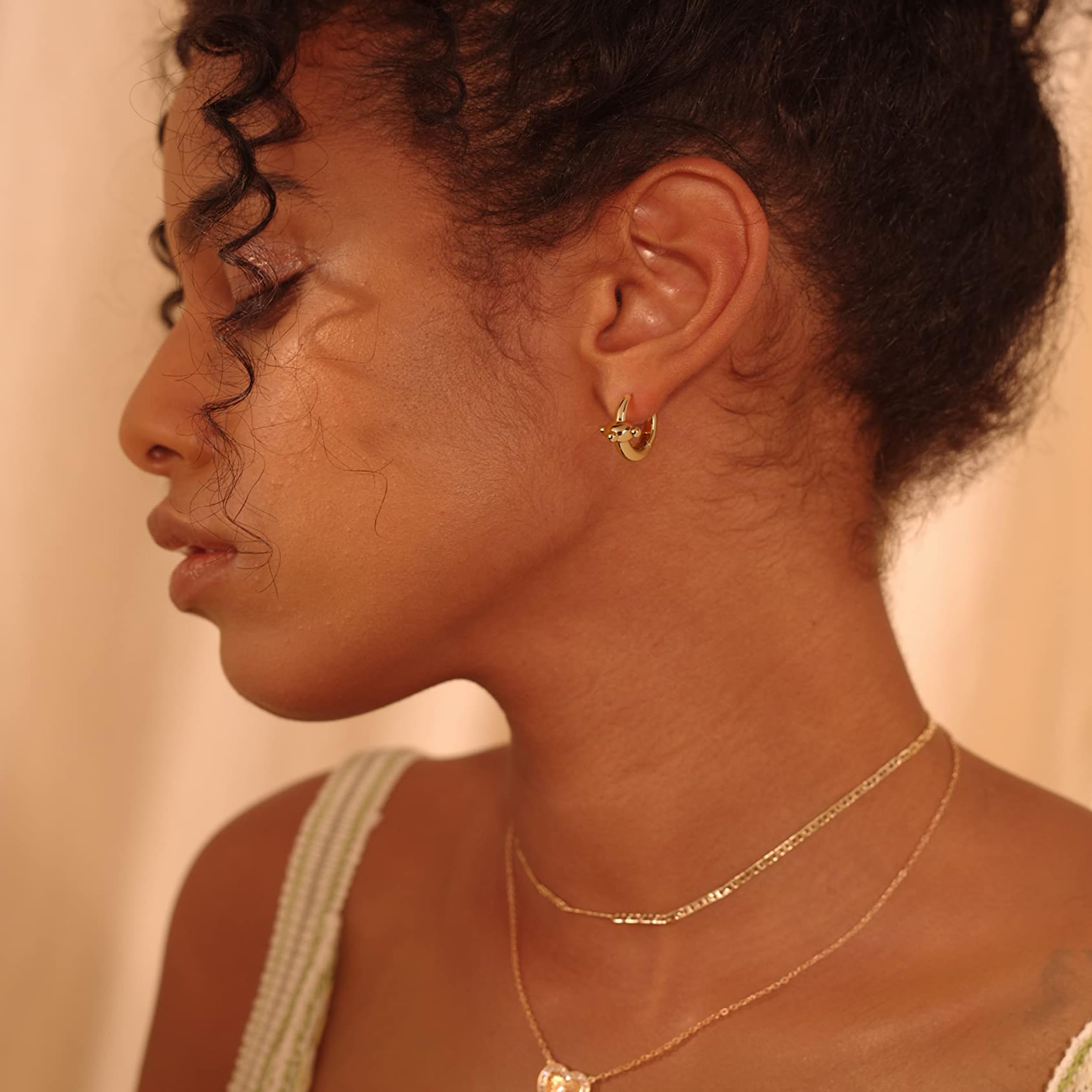 FETTERO Gold Plated Huggie Hoop Earrings for Women - Hypoallergenic Dainty Twist Link Hoops, Minimalist Jewelry Gift | Perfect for Everyday Wear, Date Nights & Special Occasions