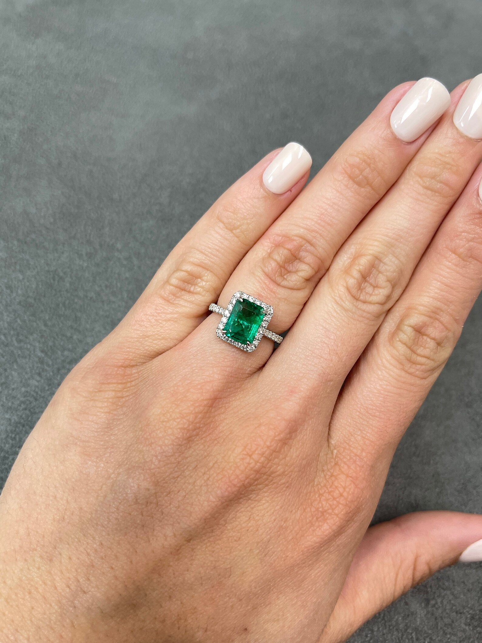 18K Gold Natural Vivid Emerald and Diamond Halo Engagement Ring - 2.53ctw AAA Quality Fine Jewelry for Proposal, Wedding, Anniversary & Special Occasions