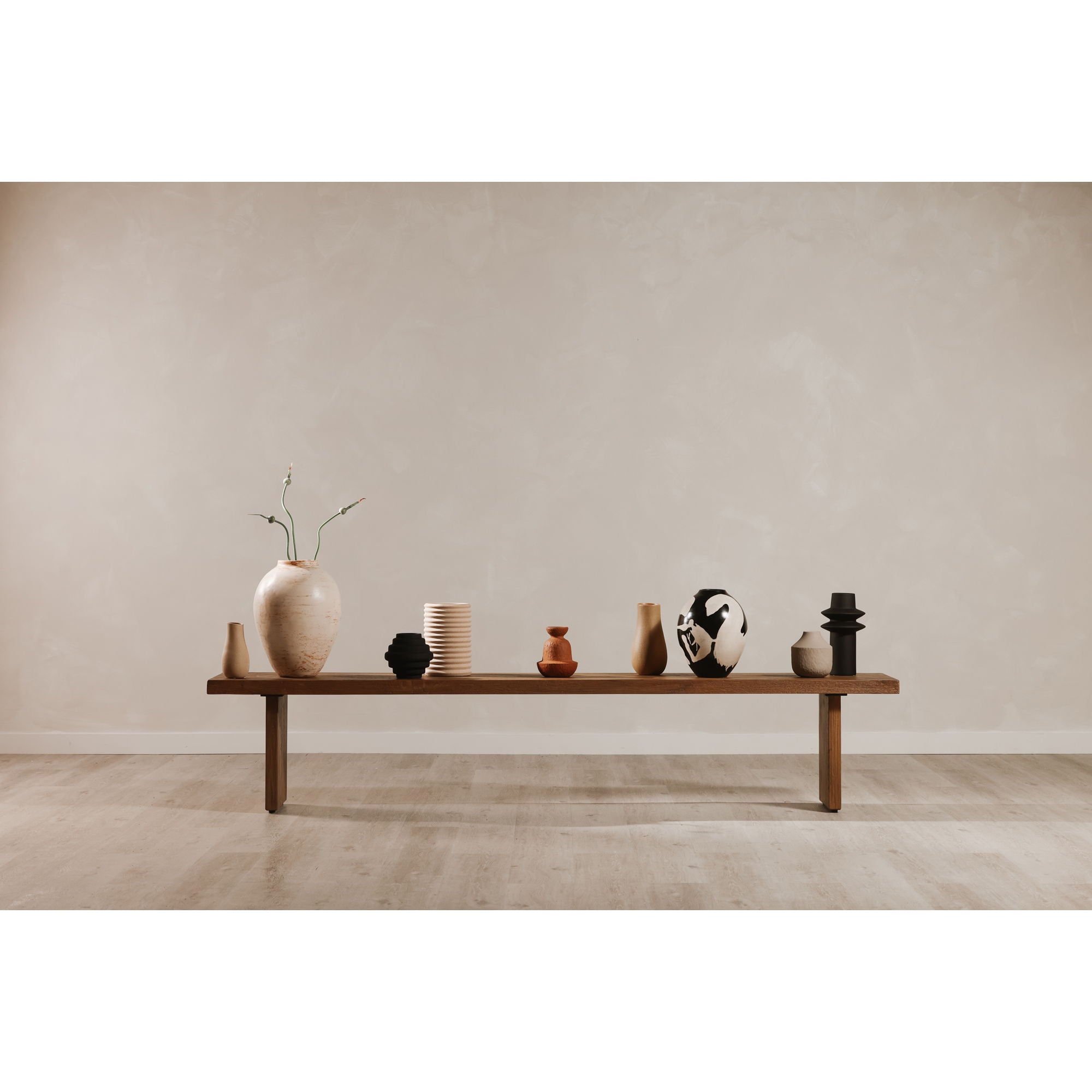 Elegant Black Chulu Vase - Modern Home Decor for Living Room, Dining Table, and Office Desk | Perfect for Flowers and Centerpieces