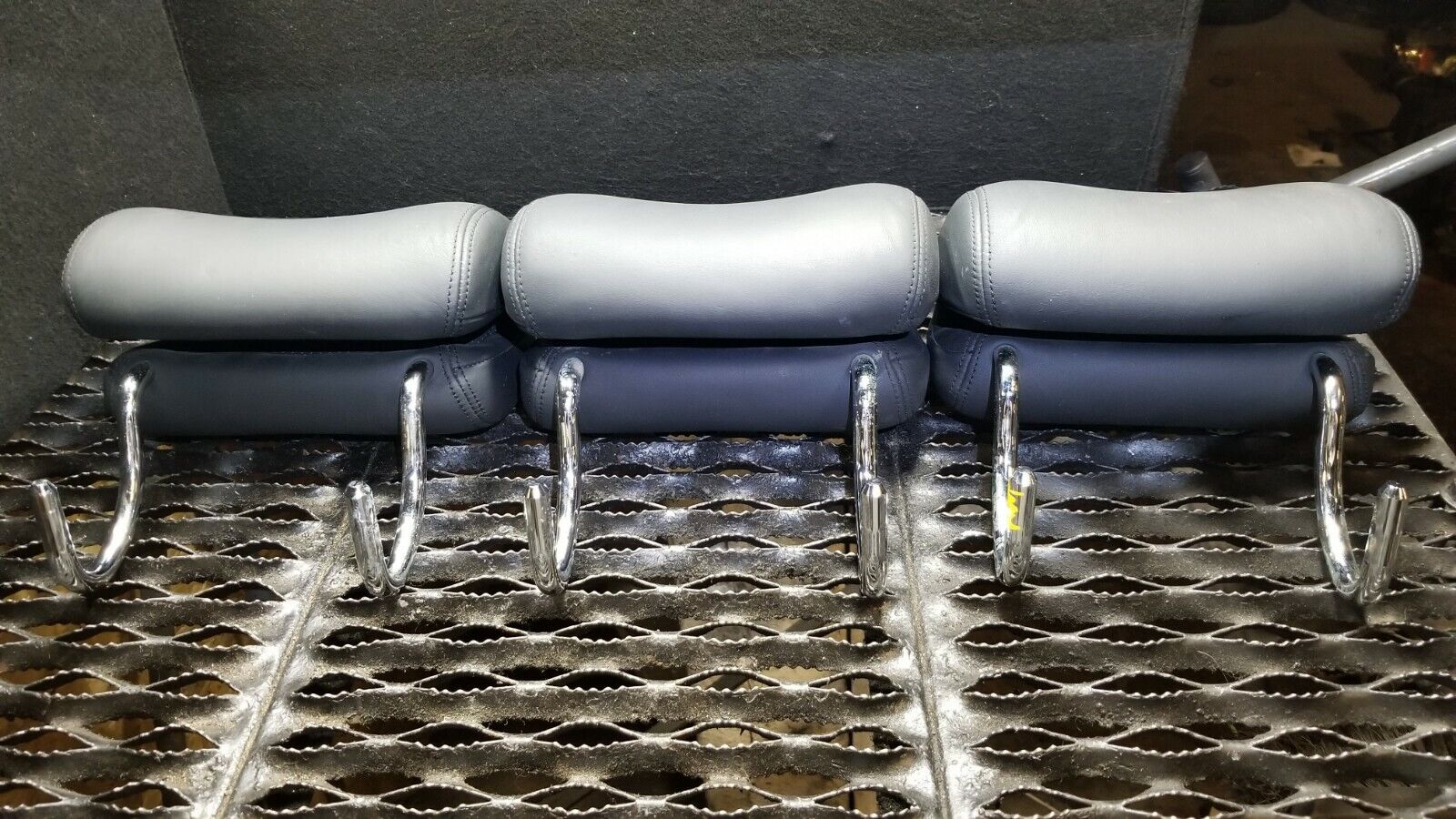 03 06 Mercedes CL500 CL55 AMG W215 Rear Seat Headrest Set - 3pcs Black Leather OEM Replacement - Perfect for Car Interior Upgrade & Comfort Enhancement