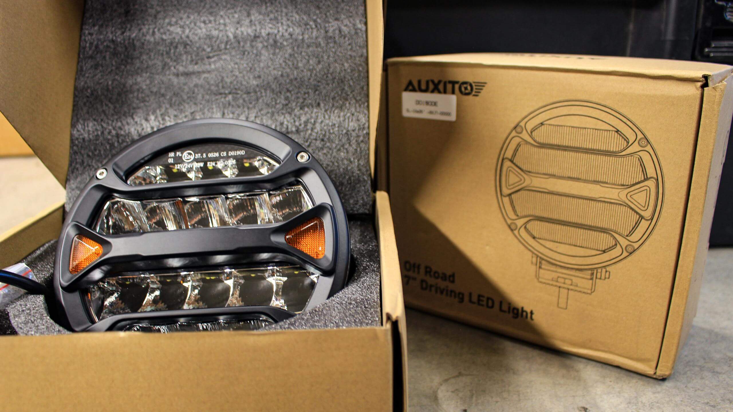 7 Inch LED Round Driving Light - Waterproof Offroad Lights Pods for Trucks, Pickup, Jeep Wrangler - Durable Work Lights for Night Driving, Camping & Off-Road Adventures